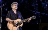 Ligabue rimanda tour per edema corde vocali